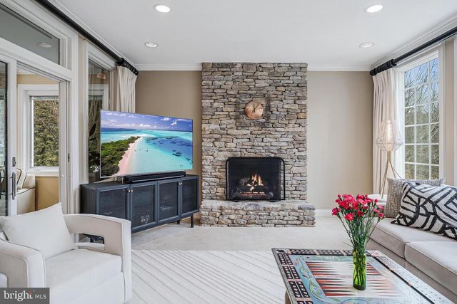 9327 SPRINKLEWOOD LN, Potomac, MD 20854