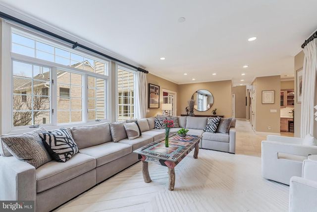 9327 SPRINKLEWOOD LN, Potomac, MD 20854