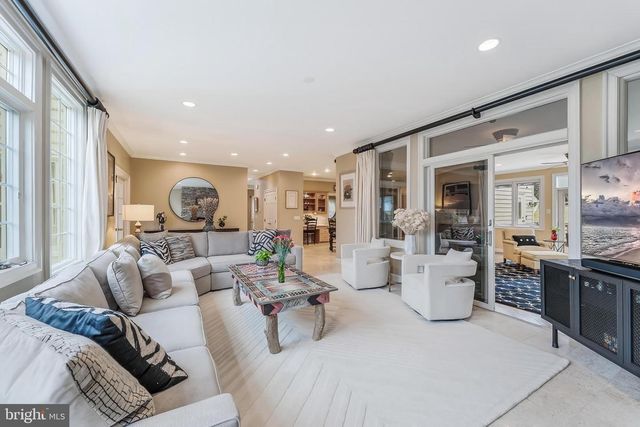 9327 SPRINKLEWOOD LN, Potomac, MD 20854