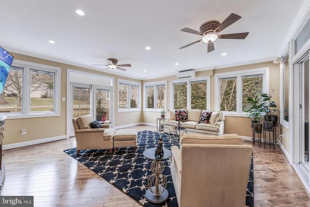 9327 SPRINKLEWOOD LN, Potomac, MD 20854