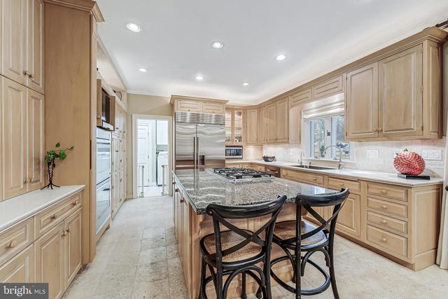 9327 SPRINKLEWOOD LN, Potomac, MD 20854