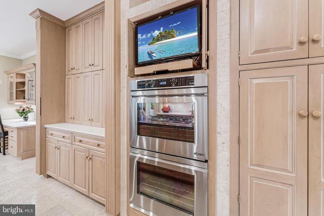 9327 SPRINKLEWOOD LN, Potomac, MD 20854