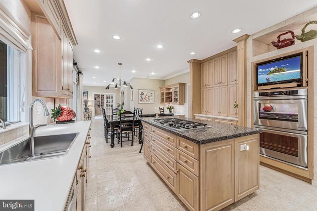 9327 SPRINKLEWOOD LN, Potomac, MD 20854