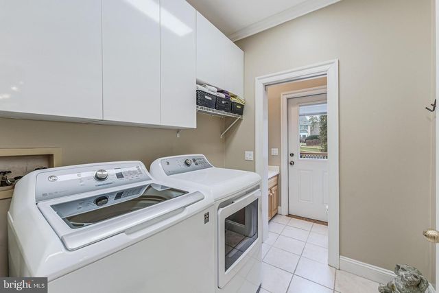 9327 SPRINKLEWOOD LN, Potomac, MD 20854