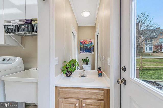 9327 SPRINKLEWOOD LN, Potomac, MD 20854