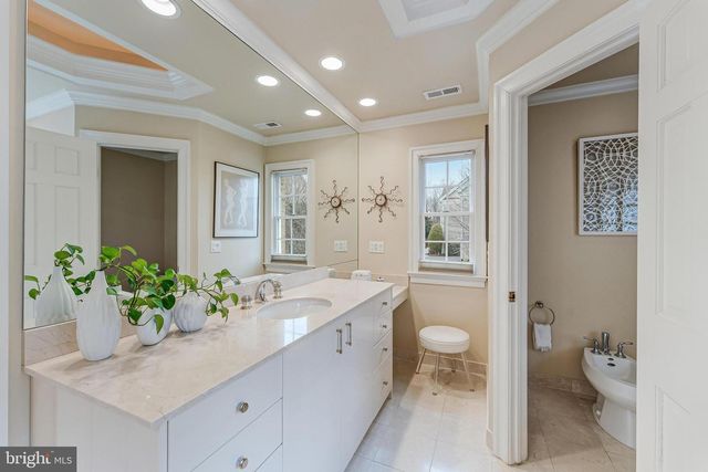 9327 SPRINKLEWOOD LN, Potomac, MD 20854