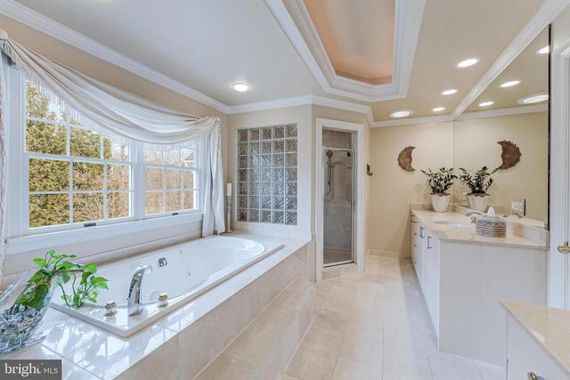 9327 SPRINKLEWOOD LN, Potomac, MD 20854