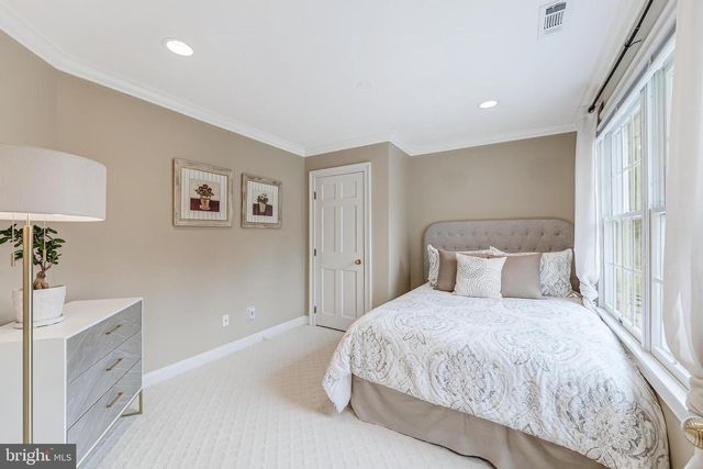 9327 SPRINKLEWOOD LN, Potomac, MD 20854