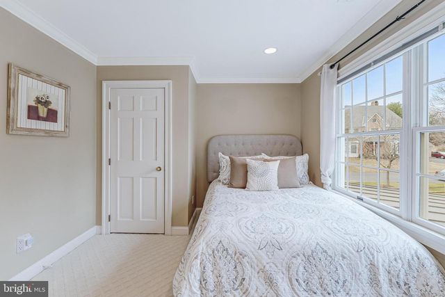 9327 SPRINKLEWOOD LN, Potomac, MD 20854