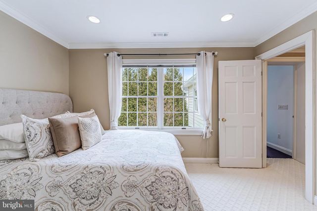 9327 SPRINKLEWOOD LN, Potomac, MD 20854