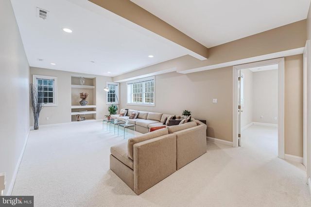 9327 SPRINKLEWOOD LN, Potomac, MD 20854