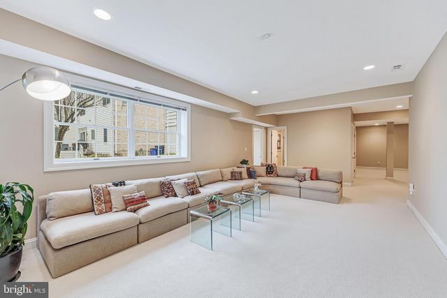 9327 SPRINKLEWOOD LN, Potomac, MD 20854