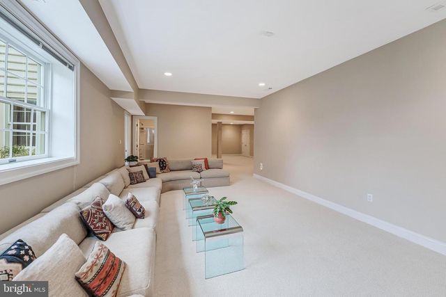 9327 SPRINKLEWOOD LN, Potomac, MD 20854