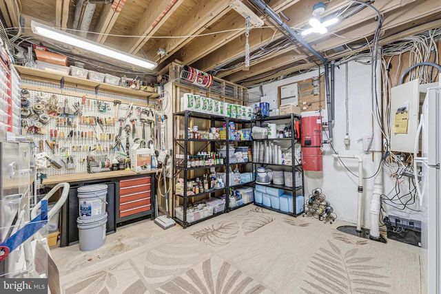 9327 SPRINKLEWOOD LN, Potomac, MD 20854