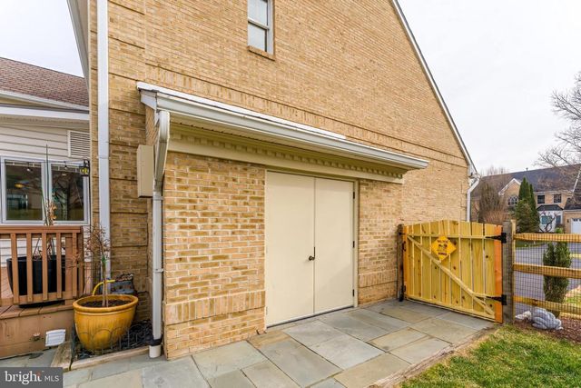 9327 SPRINKLEWOOD LN, Potomac, MD 20854