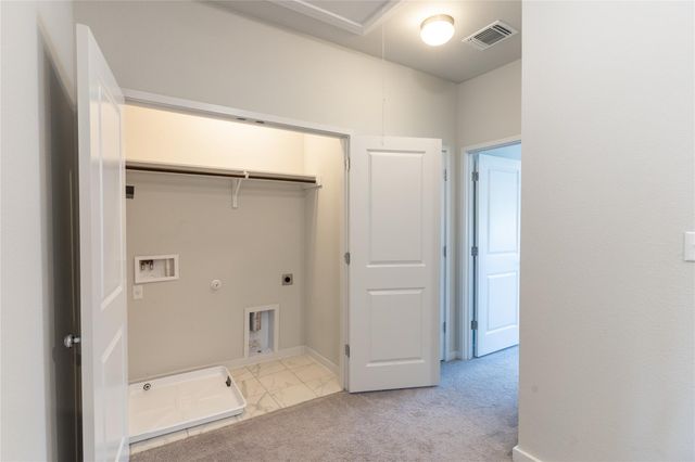 605 W South ST 321, Leander, TX 78641