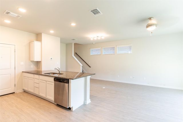 605 W South ST 321, Leander, TX 78641