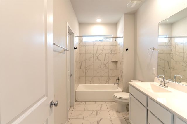 605 W South ST 321, Leander, TX 78641