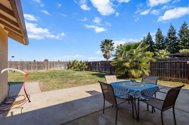 2606 Sapphire Lane, Anderson, CA 96007