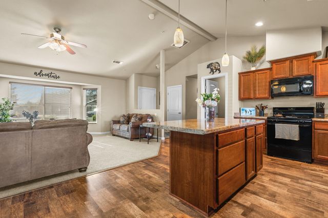 2606 Sapphire Lane, Anderson, CA 96007