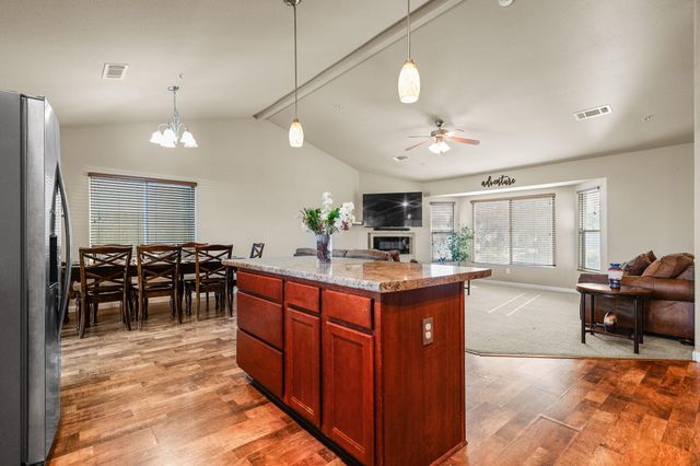 2606 Sapphire Lane, Anderson, CA 96007