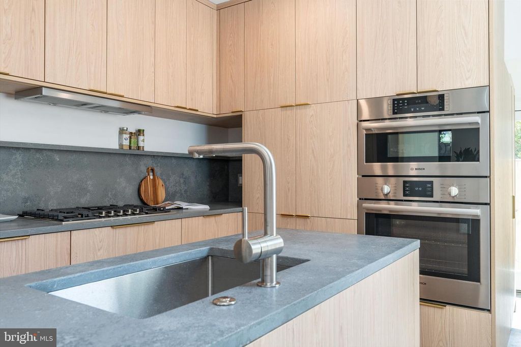 2311 GRAYS FERRY AVE, Philadelphia, PA 19146