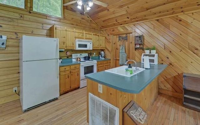 192 Nantahala Dam Road, Topton, NC 28781