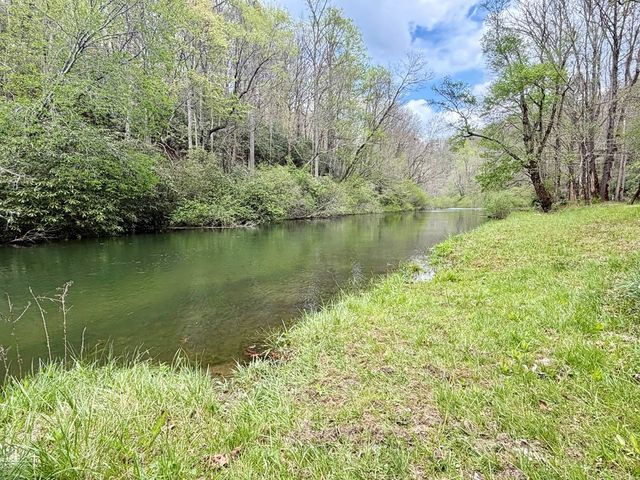 192 Nantahala Dam Road, Topton, NC 28781