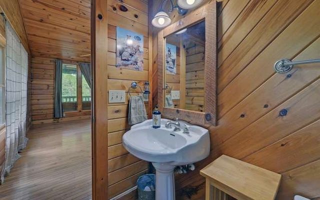 192 Nantahala Dam Road, Topton, NC 28781
