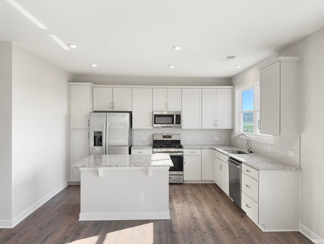 3175 Goswell Drive, Newburgh, IN 47630