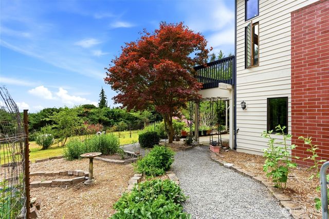 11525 76th Avenue NW, Tulalip, WA 98271