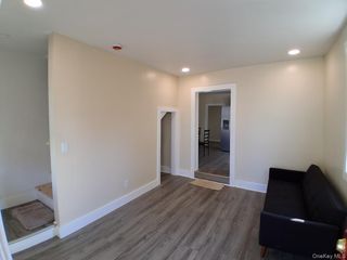 12 Tobacco Lane, Red Hook, NY 12571