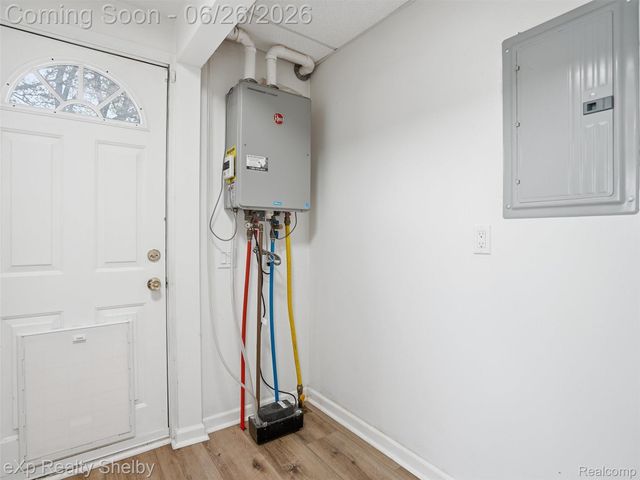 2101 Knollwood Street, Auburn Hills, MI 48326