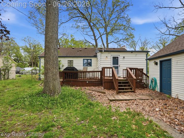 2101 Knollwood Street, Auburn Hills, MI 48326