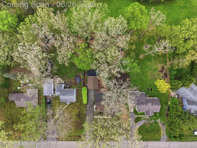 2101 Knollwood Street, Auburn Hills, MI 48326