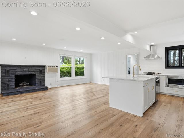 2101 Knollwood Street, Auburn Hills, MI 48326