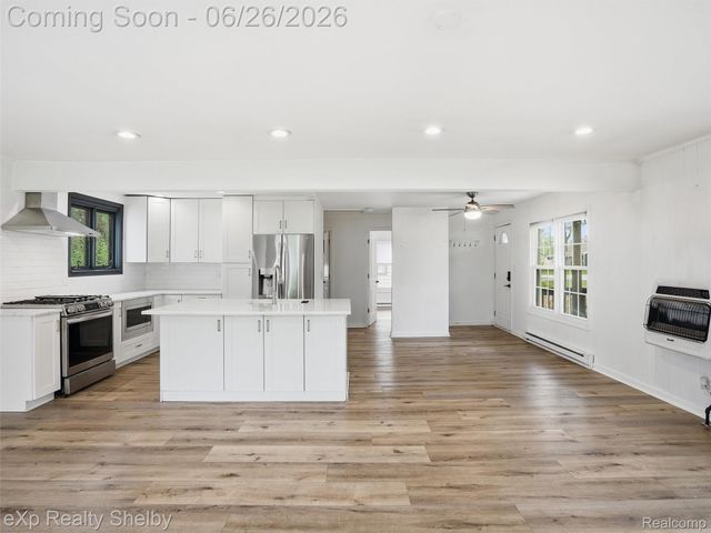 2101 Knollwood Street, Auburn Hills, MI 48326
