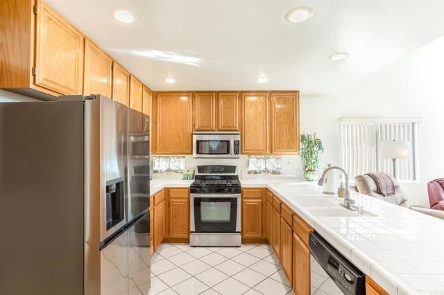 6004 Lake Buena Vista Way, Banning, CA 92220