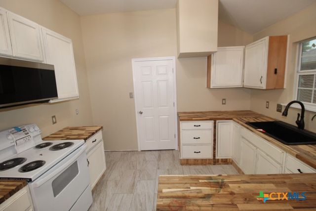 7712 Honeysuckle, Temple, TX 76502