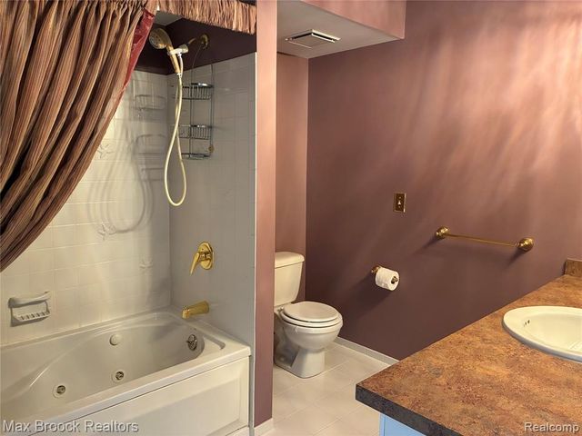 42479 Eldon Circle 27, Clinton Township, MI 48038