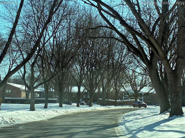 42479 Eldon Circle 27, Clinton Township, MI 48038