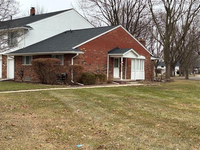 42479 Eldon Circle 27, Clinton Township, MI 48038
