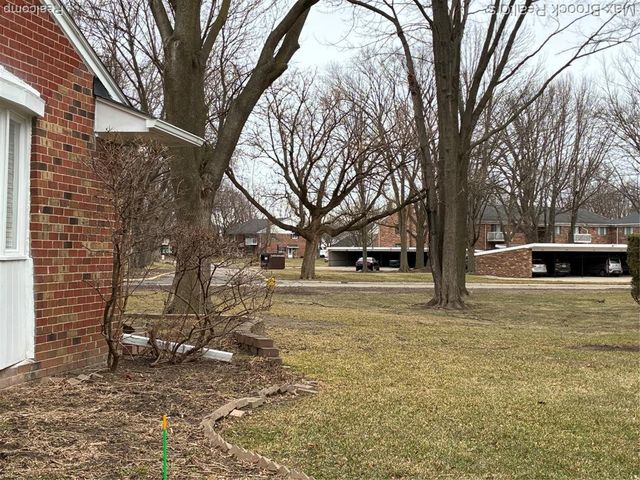 42479 Eldon Circle 27, Clinton Township, MI 48038