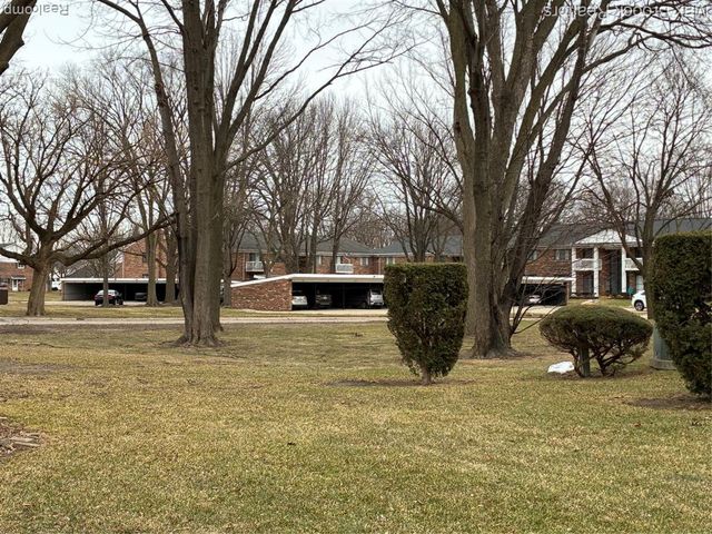 42479 Eldon Circle 27, Clinton Township, MI 48038