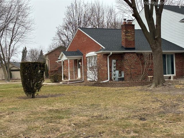 42479 Eldon Circle 27, Clinton Township, MI 48038