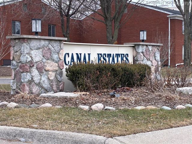 42479 Eldon Circle 27, Clinton Township, MI 48038