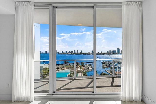 220 Lake Shore Drive 1010, Lake Park, FL 33403