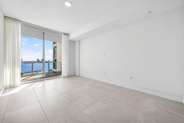 220 Lake Shore Drive 1010, Lake Park, FL 33403