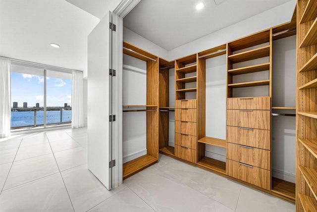220 Lake Shore Drive 1010, Lake Park, FL 33403