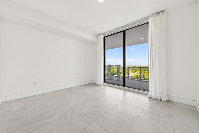 220 Lake Shore Drive 1010, Lake Park, FL 33403